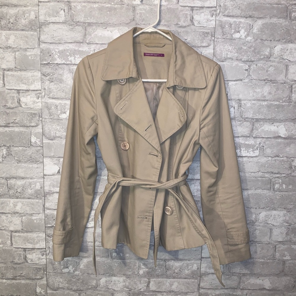 Smart Set short tie coat